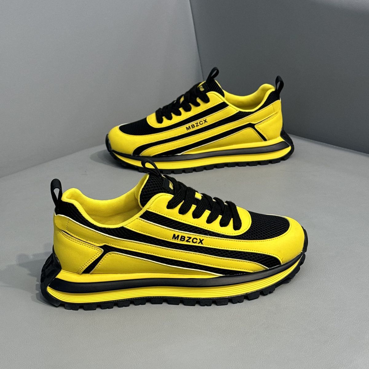 Outdoor Sport Brand - Scarpe da Corsa Traspiranti in Mesh